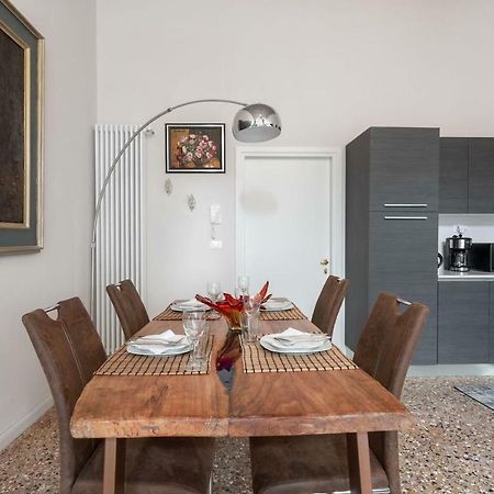 Apartment Ponte Raspi Canal View Venesia Bagian luar foto