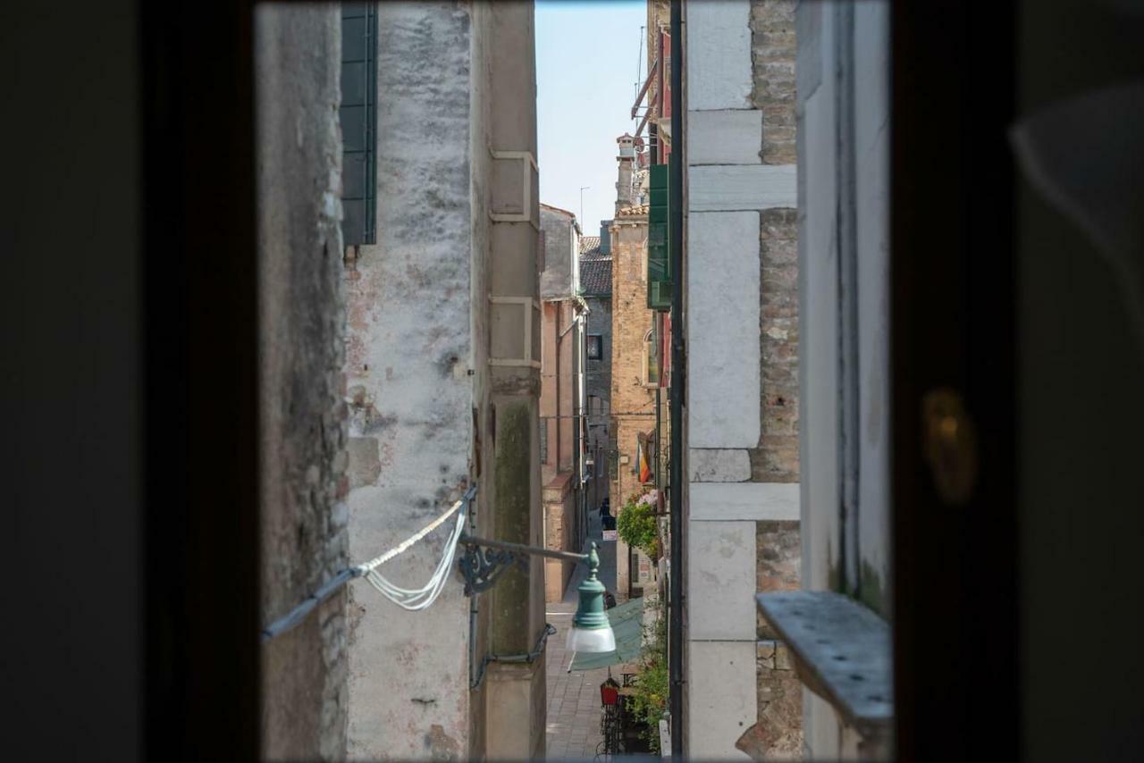 Apartment Ponte Raspi Canal View Venesia Bagian luar foto